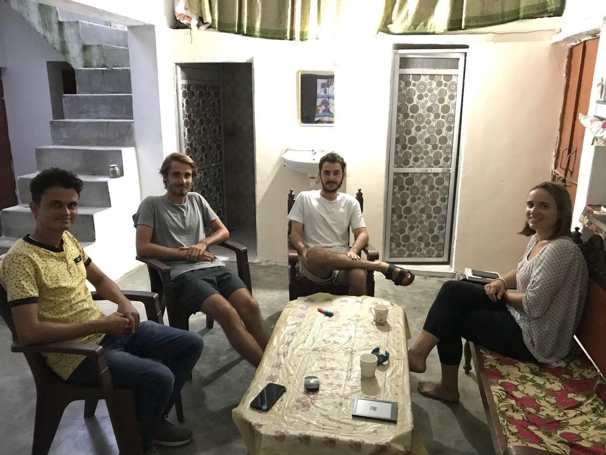 Khajuraho Homestay Bagian luar foto